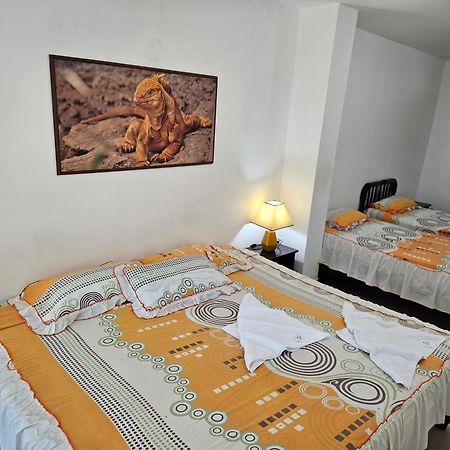 Hostal Cerro Azul Hotel Puerto Villamil Kültér fotó