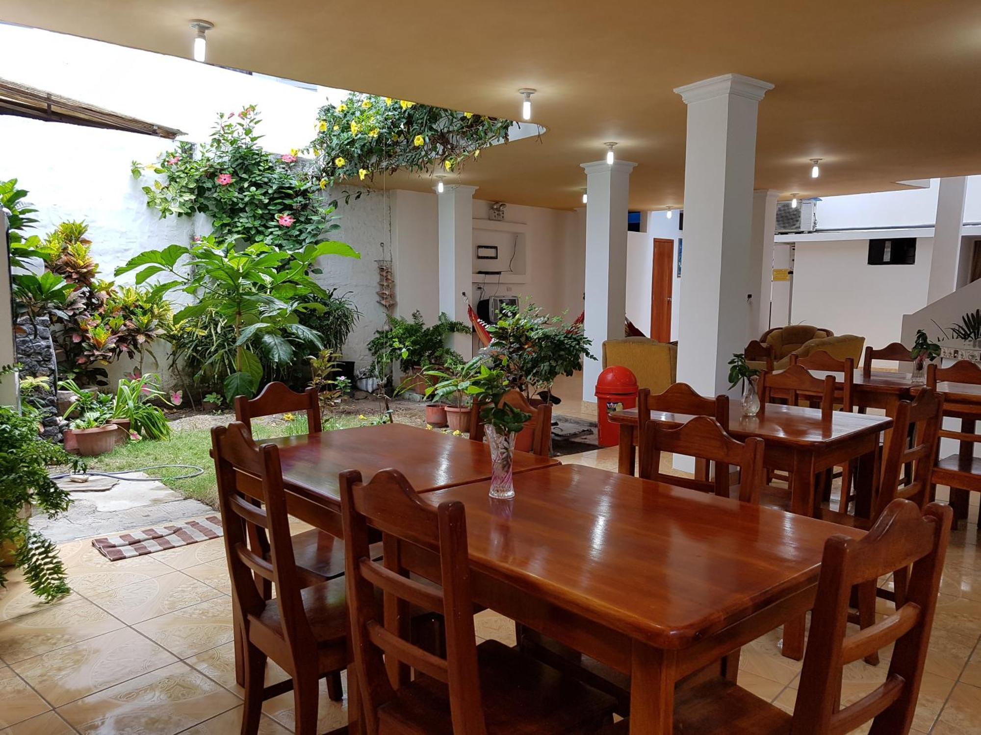 Hostal Cerro Azul Hotel Puerto Villamil Kültér fotó