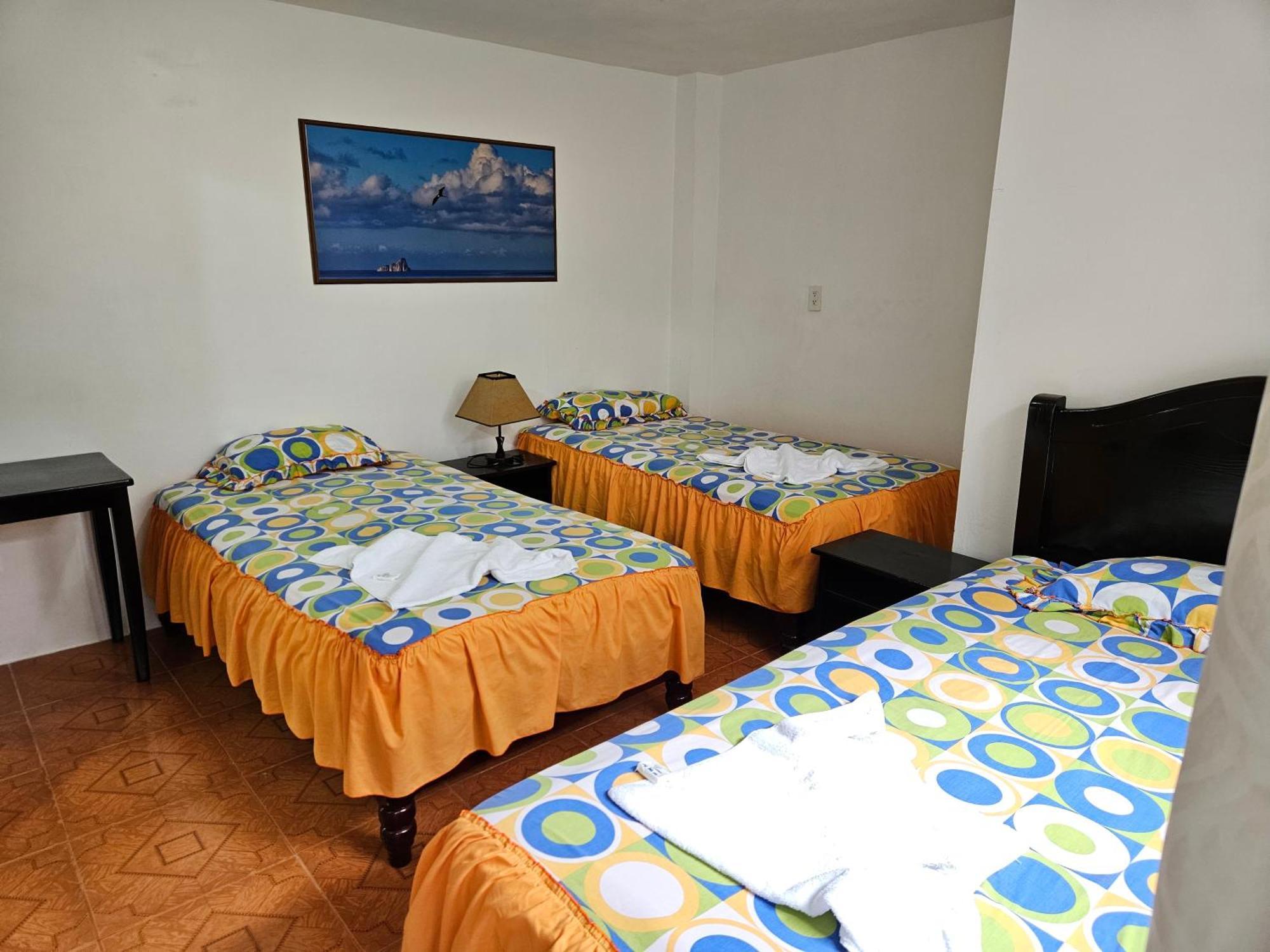 Hostal Cerro Azul Hotel Puerto Villamil Kültér fotó