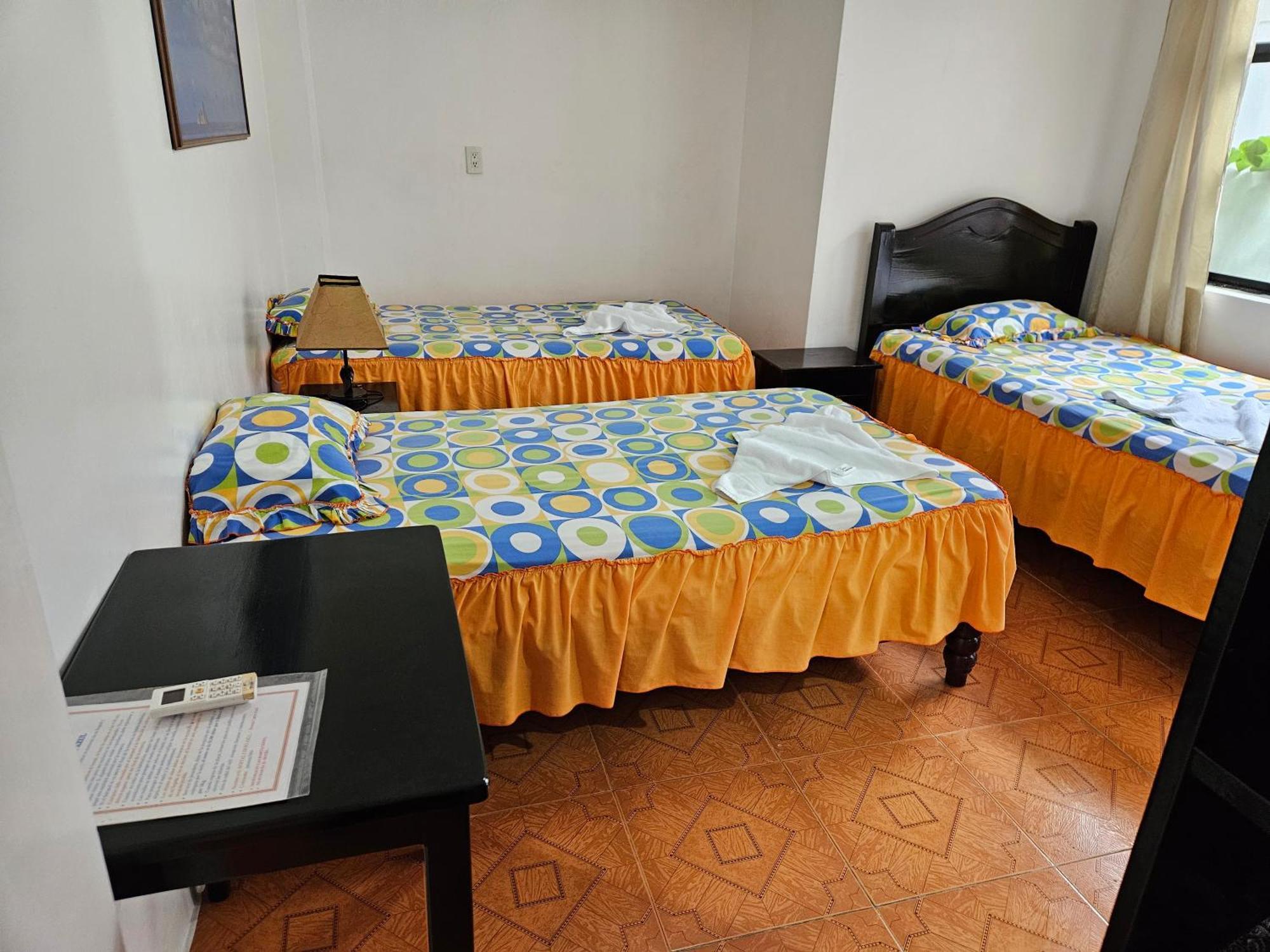 Hostal Cerro Azul Hotel Puerto Villamil Kültér fotó