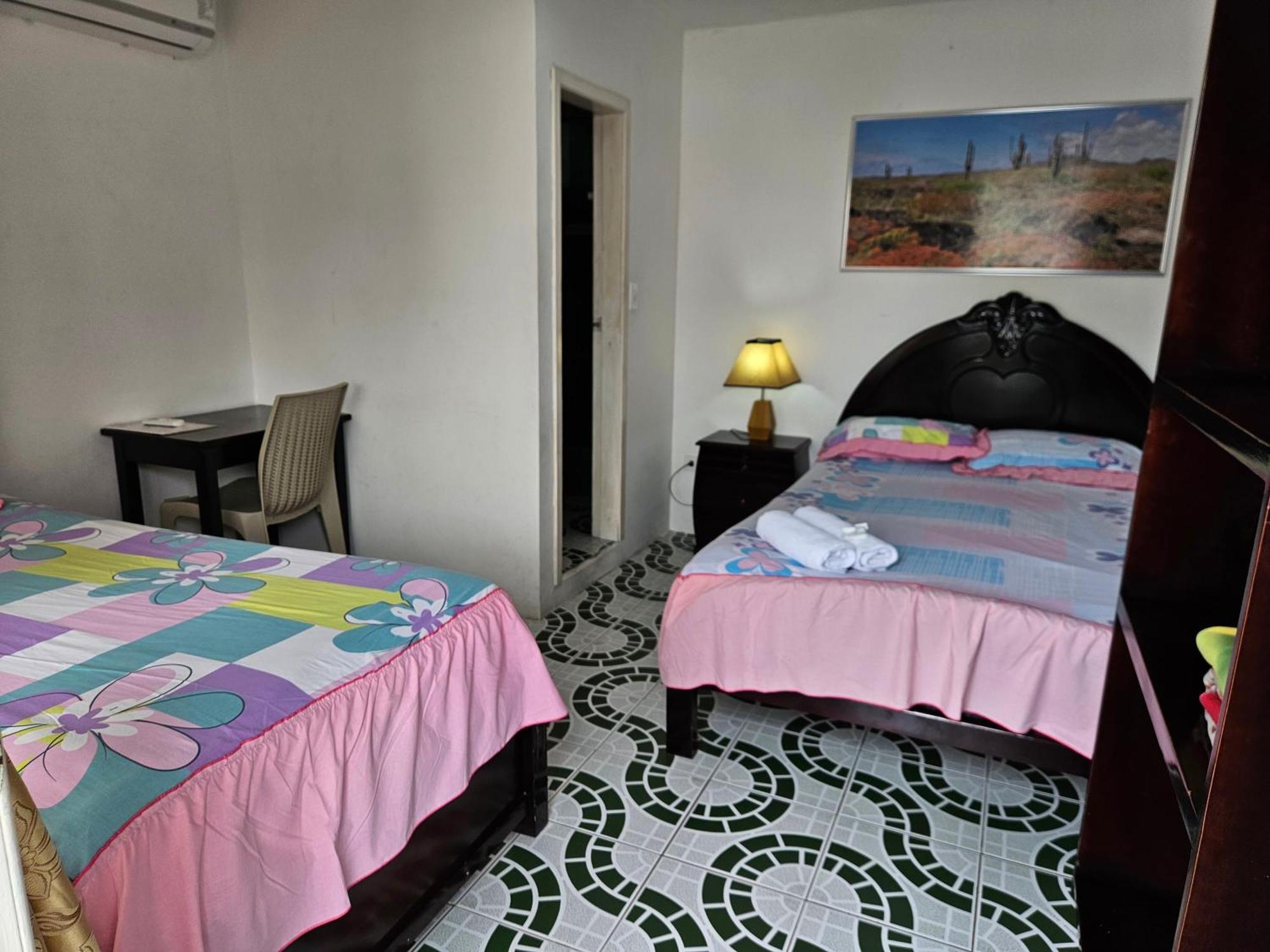 Hostal Cerro Azul Hotel Puerto Villamil Kültér fotó