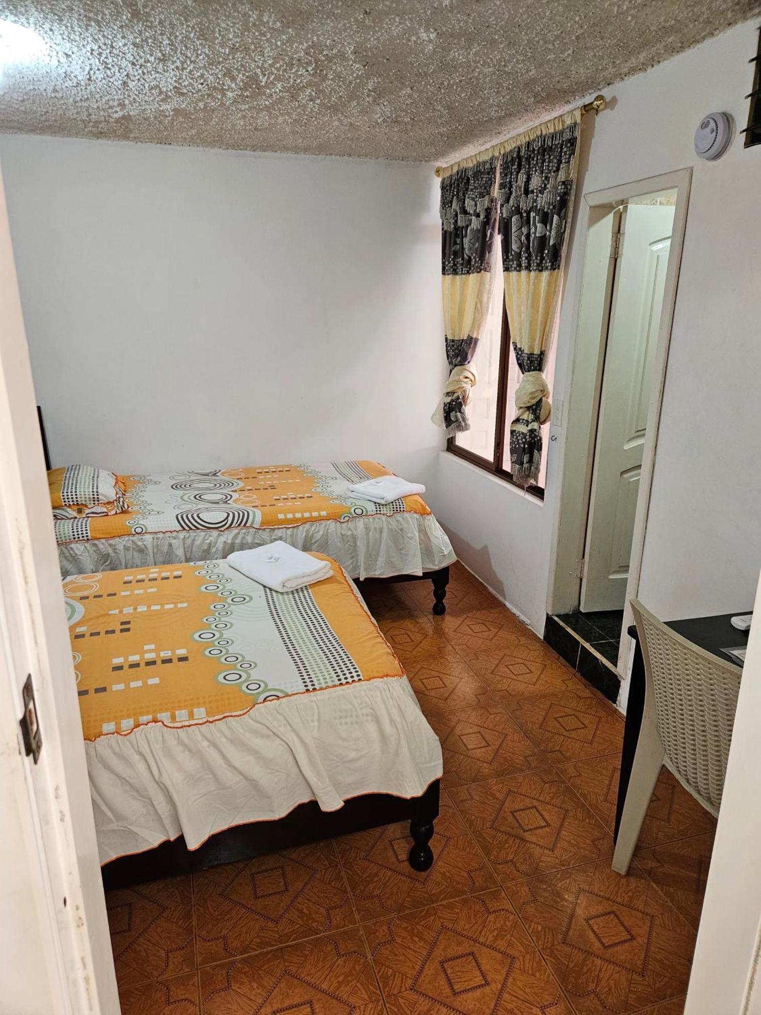 Hostal Cerro Azul Hotel Puerto Villamil Kültér fotó